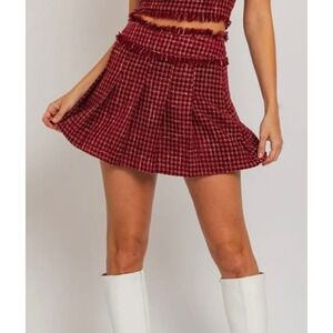 Le Lis Pleated Tweed Mini Skirt Burgundy Red Gold Frayed Hem Large NWT